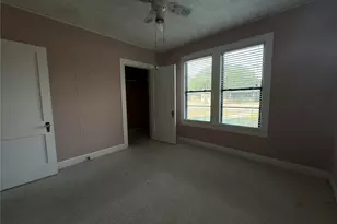 805 Howard St, Taylor, TX 76574 - Photo 17