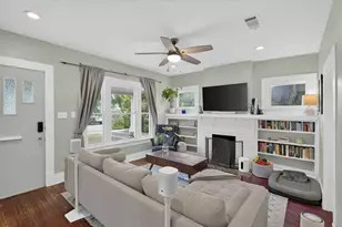 307 E 35th St, Austin, TX 78705 - Photo 17