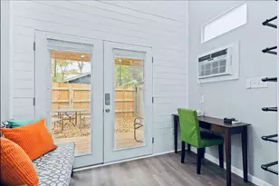 307 E 35th St, Austin, TX 78705 - Photo 31