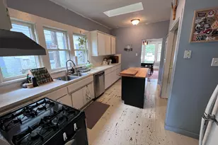 307 E 35th St, Austin, TX 78705 - Photo 17