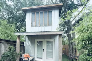 307 E 35th St, Austin, TX 78705 - Photo 29