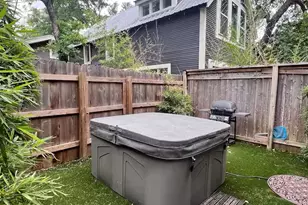 307 E 35th St, Austin, TX 78705 - Photo 15