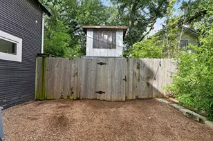 307 E 35th St, Austin, TX 78705 - Photo 11