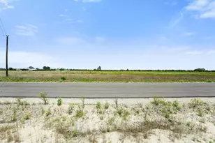 1287 Saddleback Dr, Bellville, TX 77418 - Photo 1