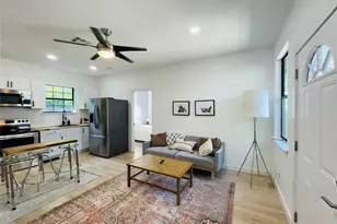 1403 Newfield Ln, Austin, TX 78703 - Photo 5