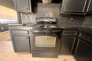 10806 W Lakeview Dr, Jonestown, TX 78645 - Photo 5