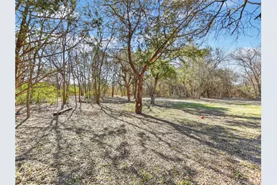 000 Lott Avenue, Austin, TX 78721 - Photo 9