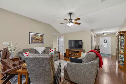 805 Craddock Court, Smithville, TX 78957 - Photo 7