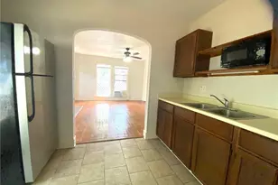 1300 E Cesar Chavez St, Austin, TX 78702 - Photo 3