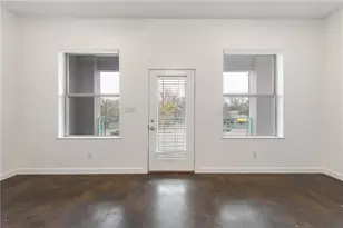 2601 E 7th St, Austin, TX 78702 - Photo 9