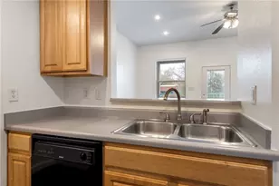 2601 E 7th St, Austin, TX 78702 - Photo 13