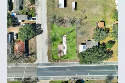 693 S Caldwell Street, Giddings, TX 78942 - Photo 35