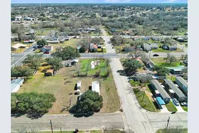 693 S Caldwell Street, Giddings, TX 78942 - Photo 21
