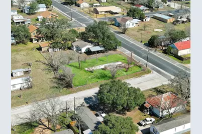 693 S Caldwell Street, Giddings, TX 78942 - Photo 19