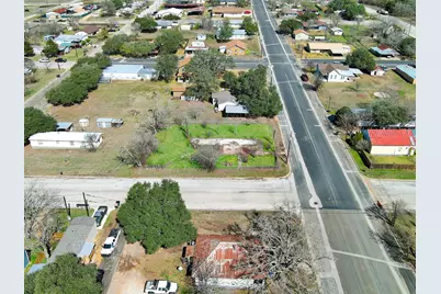 693 S Caldwell Street, Giddings, TX 78942 - Photo 13