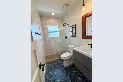 2513 E Cesar Chavez Street, Austin, TX 78702 - Photo 9