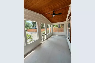 2513 E Cesar Chavez Street, Austin, TX 78702 - Photo 15