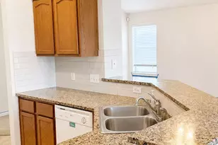 100 Lightfoot Ct, Hutto, TX 78634 - Photo 5