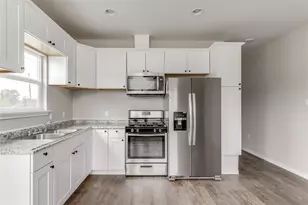 412 Booth St, Taylor, TX 76574 - Photo 9