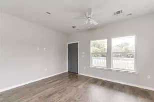 412 Booth St, Taylor, TX 76574 - Photo 7