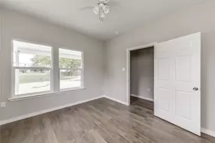 412 Booth St, Taylor, TX 76574 - Photo 17