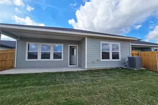 352 San Juan Trl, Bastrop, TX 78602 - Photo 27