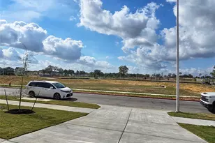 352 San Juan Trl, Bastrop, TX 78602 - Photo 3