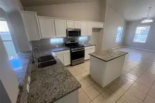 713 Hogan Dr, Kyle, TX 78640 - Photo 3