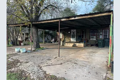 109 W Crockett Street, Giddings, TX 78942 - Photo 3