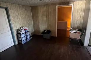 109 W Crockett St, Giddings, TX 78942 - Photo 7