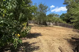1196 E M. Franklin Ave, Austin, TX 78721 - Photo 1