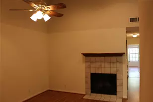 203 E 31st St, Austin, TX 78705 - Photo 17