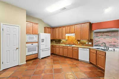 4212 Meadow Vista Lane, Round Rock, TX 78665 - Photo 9