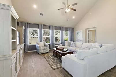 11012 Pack Wagon Trail S, Austin, TX 78754 - Photo 9