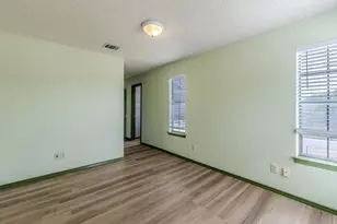 2000 Kenneth Ave, Austin, TX 78741 - Photo 11