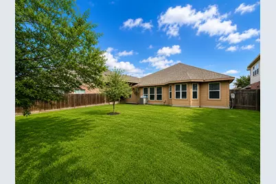 1012 Wallin Farms Cove, Hutto, TX 78634 - Photo 17