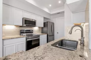 4711 Spicewood Springs Rd, Austin, TX 78759 - Photo 9