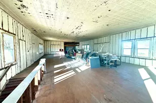 1102 Beech St, Taylor, TX 76574 - Photo 33