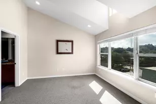 305 E 31st St, Austin, TX 78705 - Photo 3