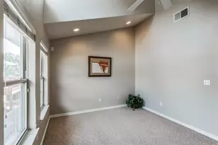 305 E 31st St, Austin, TX 78705 - Photo 25