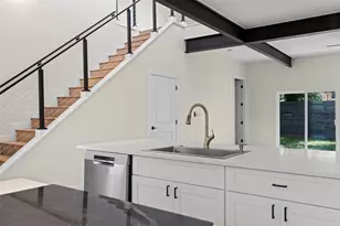 3613 Munson St, Austin, TX 78721 - Photo 13