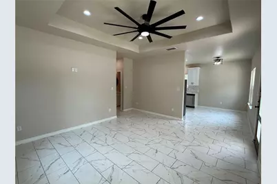 811 5th Street, Lockhart, TX 78644 - Photo 3