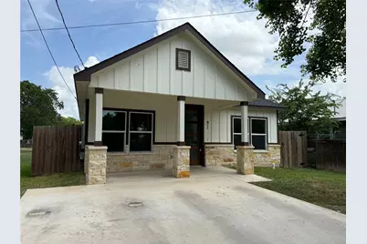 811 5th Street, Lockhart, TX 78644 - Photo 1