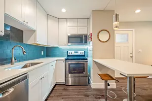 935 La Posada Dr, Austin, TX 78752 - Photo 9