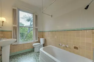 614 W 32nd St, Austin, TX 78705 - Photo 15