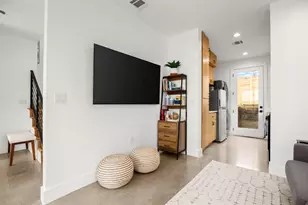 2919 E 13th St, Austin, TX 78702 - Photo 9