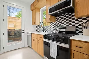 2919 E 13th St, Austin, TX 78702 - Photo 5