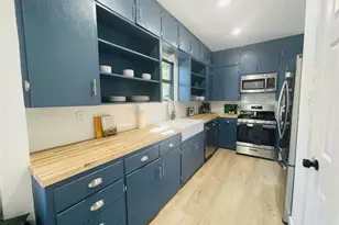 1403 Newfield Ln, Austin, TX 78703 - Photo 9