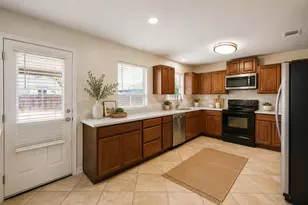 304 Wegstrom St, Hutto, TX 78634 - Photo 5