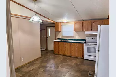 2001 Pecan Street, Bastrop, TX 78602 - Photo 7